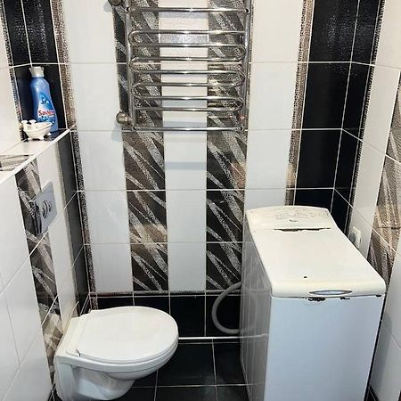 Двокімнатна Квартира На Архипенко Kiev Esterno foto